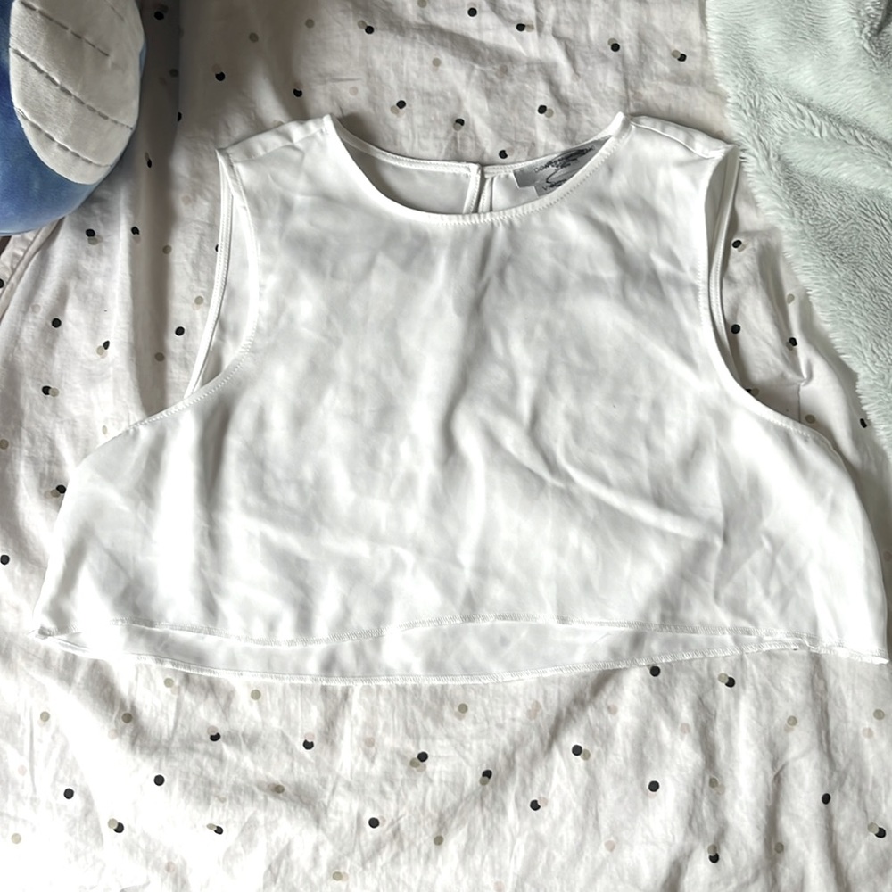 White cropped flowy top